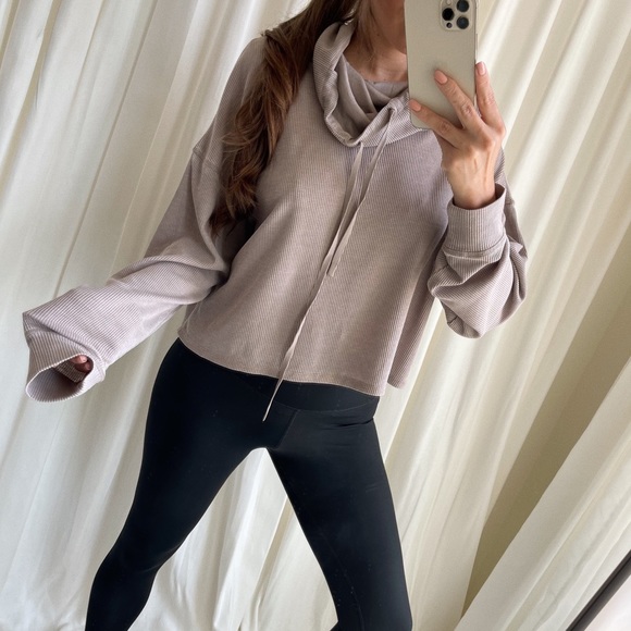 WAFFLE CROPPED SWEATSHIRT — In Washed LiLac - Picture 5 of 8